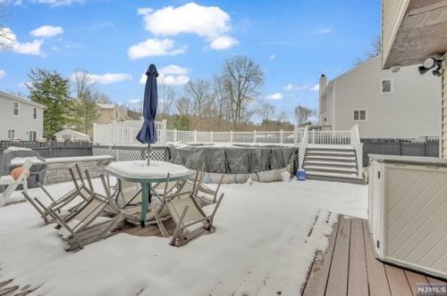 40 Carriage Ln, West Milford Lakes NJ  07480-1822 exterior
