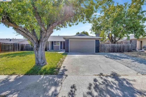 3877 Harbor St, West Pittsburg CA  94565-6137 exterior