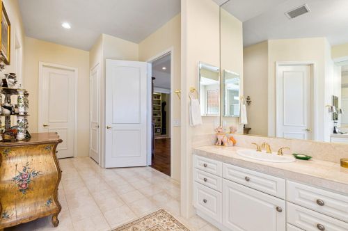 824 Avenida Palmas, Palm Springs CA  92262-5708 exterior