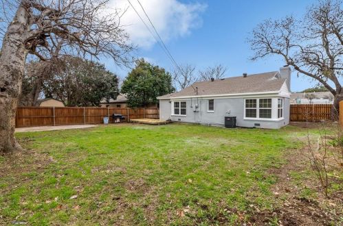 6433 Calmont Ave, Fort Worth TX 76107-5237 exterior