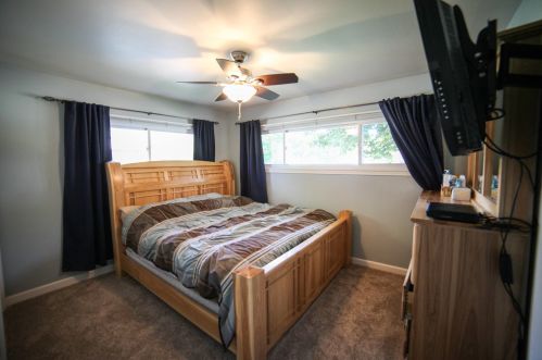 2823 103, Milwaukee WI 53214-2555 exterior