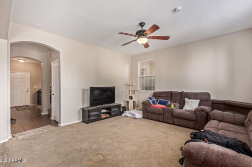 42566 Somerset Dr, Maricopa, AZ 85138-3064