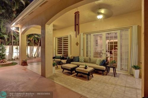 13451 21st St, Hollywood FL  33027-2671 exterior