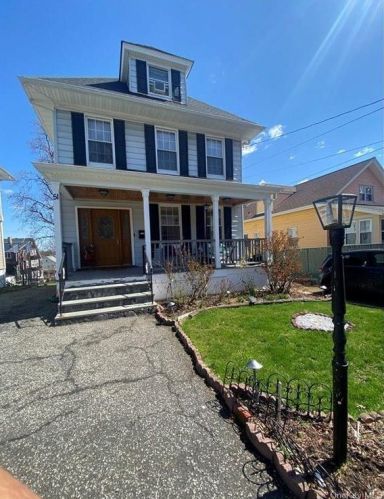 51 Clinton Ave, New Rochelle NY  10801-3307 exterior