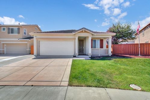 542 Twilight St, Vacaville CA  95688-8829 exterior
