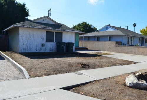 3616 157th St, Lawndale, CA 90260-2403