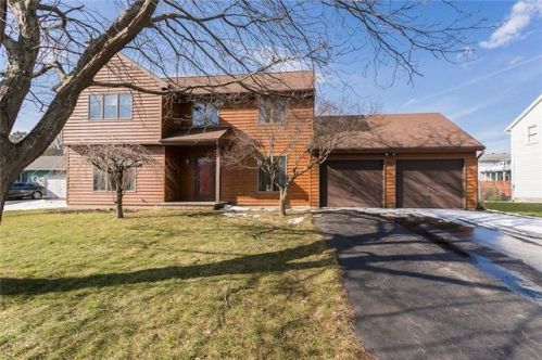 54 Chiswick Dr, Clifton, NY 14428-9427