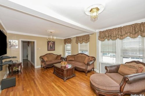 410 Beach 38th St, Far Rockaway, NY 11691-1514