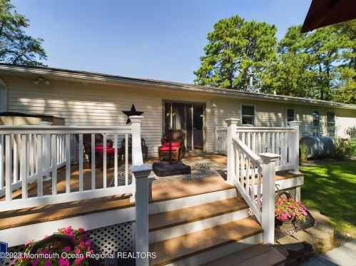 300 Albert Ave, Lakewood NJ  08701-5405 exterior