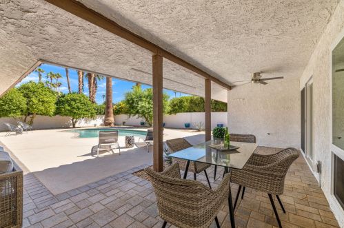 48890 Eisenhower Dr, La Quinta CA  92253-6223 exterior