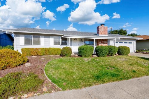 7141 Oak Leaf Dr, Santa Rosa, CA 95409-6027
