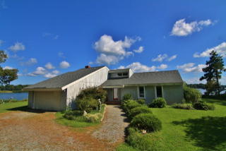 236 Rivers Bend Rd, Lancaster, VA 22503