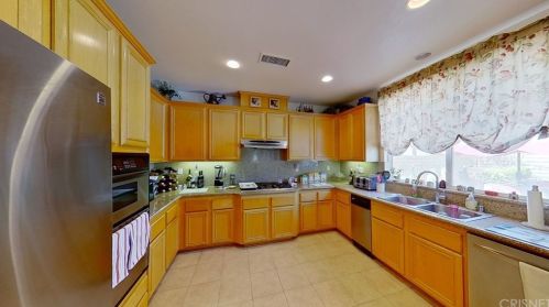 22021 Superior Ct, Santa Clarita, CA 91390-5753