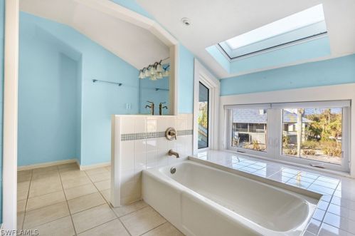 1320 Seaspray Ln, Sanibel FL  33957-2619 exterior