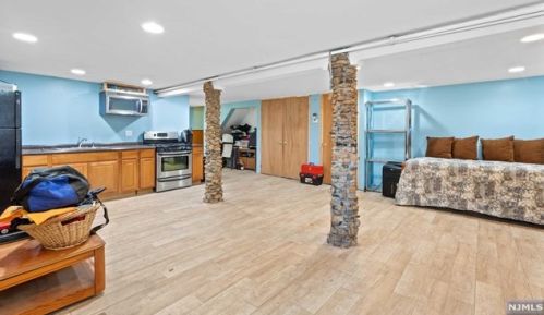 29 Ramapo Hills Blvd, Oakland NJ  07436-3906 exterior