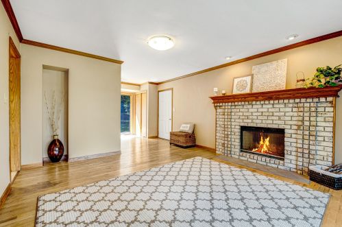 9019 Poplar Dr, Thiensville WI  53097-3155 exterior