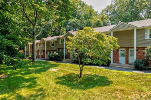 76 Corey Ln, Niantic, CT 06357-1343