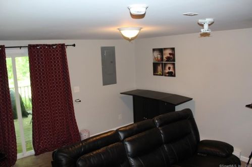 30 Rising Trail Dr, Middletown CT  06457-1670 exterior