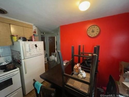 88 Farrell Rd, Waterbury CT  06706-2328 exterior