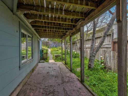 1046 Balboa Ave, Del Monte Park CA  93950-2102 exterior