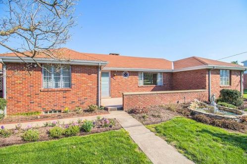 106 Golf St, Latrobe, PA 15650-2817