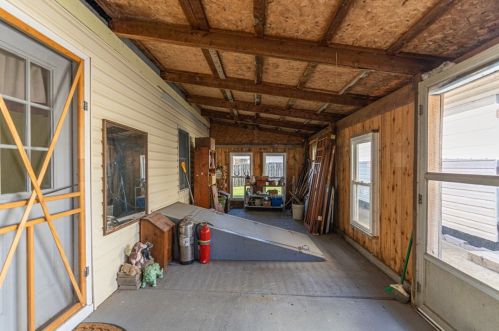 1179 Barkeyville Rd, Grove City PA  16127-4901 exterior