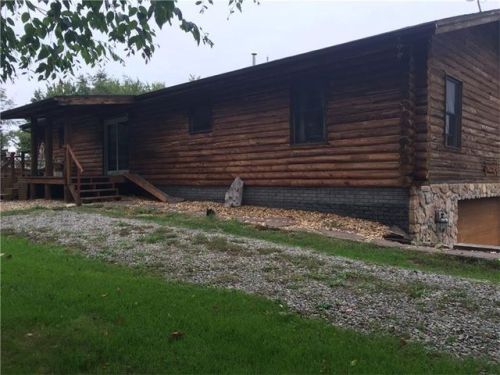 420 Myers Rd, Vandergrift, PA 15690-8234
