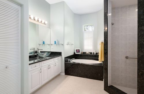 2045 27th Ave, Vero Beach FL  32960-3010 exterior