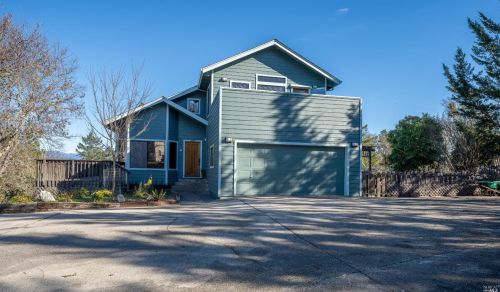 359 Laurel St, Willits CA  95490-3703 exterior