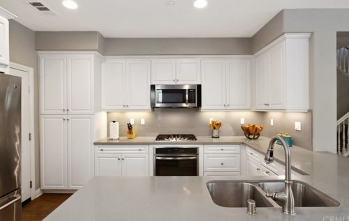 216 Compass, Irvine CA  92618-1154 exterior