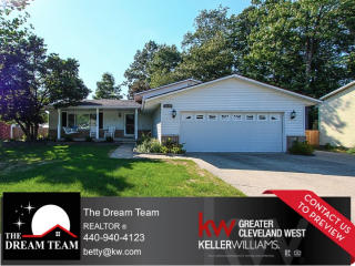 1674 Devonshire Dr, Brunswick, OH 44212-3638