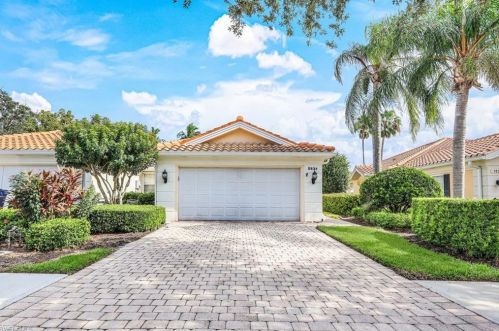 5838 Drummond Way, Naples FL  34119-9512 exterior