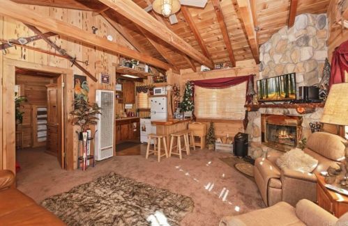 519 Sugarloaf Blvd, Big Bear City, CA 92314-9353