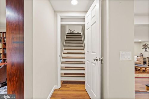 13188 Loyalty Rd, Leesburg VA  20176-6112 exterior