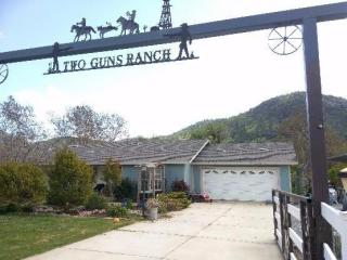 7479 Live Oak Dr, Tivy Valley, CA 93657-9069