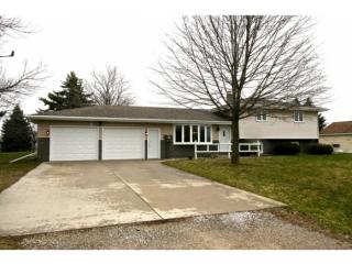 2942 Shady Ln, Neenah, WI 54956-9509