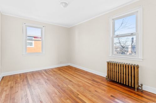 56 Wellington Rd, Floral Park NY  11003-1414 exterior