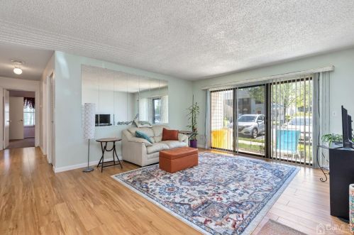 402 Danbury Ln, East Brunswick NJ  08816-5114 exterior