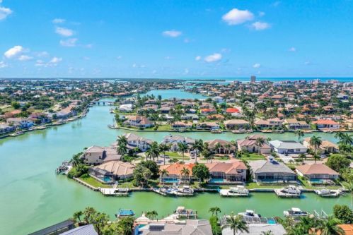 483 Driftwood Ct, Marco Island, FL 34145-4554