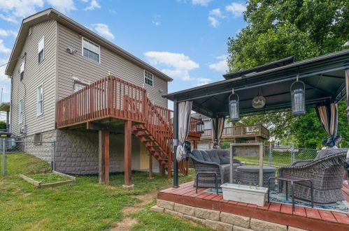 79 Sanders Dr, Florence KY  41042-2833 exterior