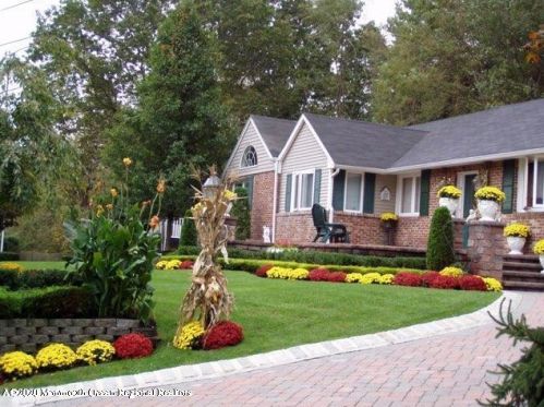 6 Woodhaven Ln, Atlantic Highlands, NJ 07716-2527