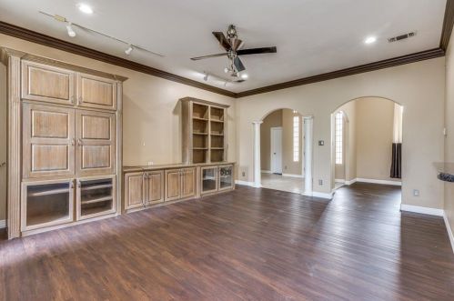 2859 Fairway Dr, Cedar Hill TX 75104-8288 exterior