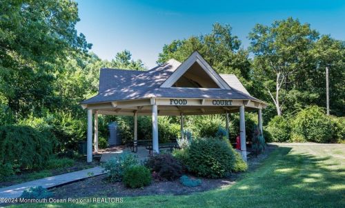 33 Azalea Cir, Jackson Twp NJ  08527-2555 exterior