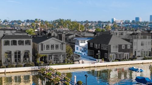 104 Onyx Ave, Newport Beach CA  92662-1208 exterior