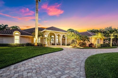 4287 Silver Fox Dr, Naples, FL 34119-8516