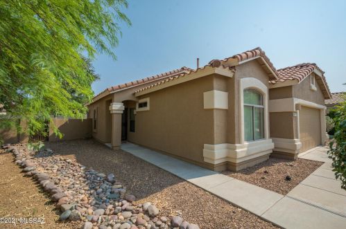 60132 Crestview Ct, Tucson, AZ 85739-1965