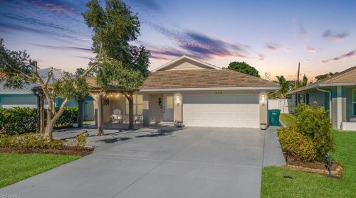 523 107th Ave, Naples, FL 34108-1854