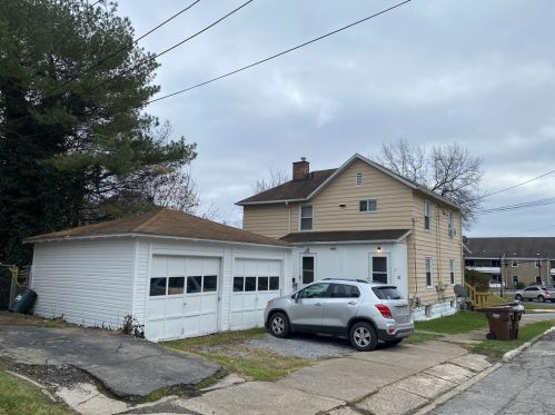 330 Columbia St, Hermitage, PA 16146-1292