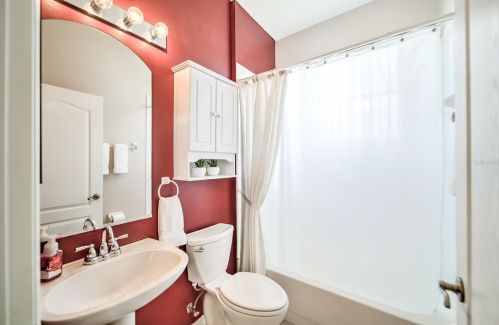 2217 Preservation Green Ct, Ruskin FL  33573-4418 exterior