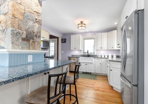 32 Pne St, Dover NH  03820-4202 exterior